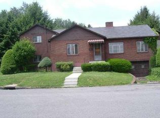109 N Price St, Kingwood, WV