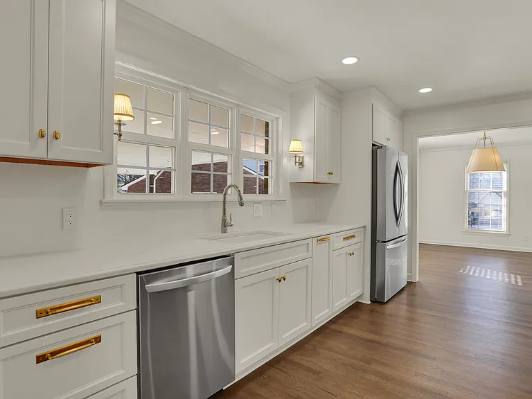 2058 Chatham Cv — Photo 13