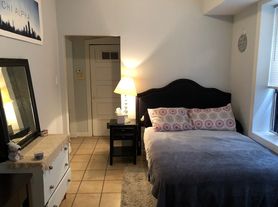 2206 S Marshall Blvd