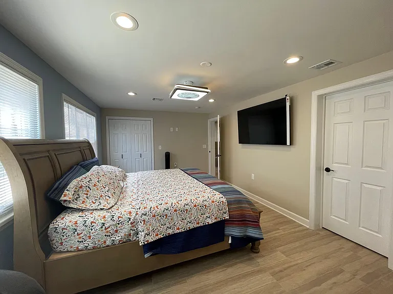 1214 NE Central Ave — Photo 7
