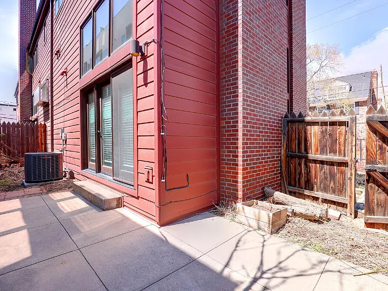 932 E Ellsworth Ave #A — Photo 32