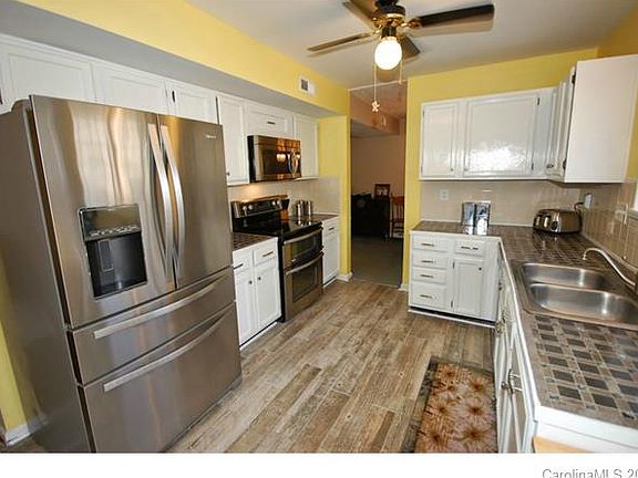 4th image of 8719 Mornington Dr
