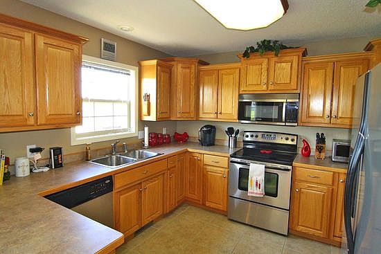 5th image of 2443 Berkley Dr