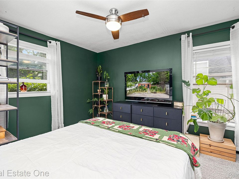 225 1st St, photo 30