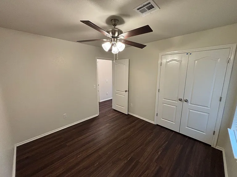 912 Cavecreek St — Photo 14