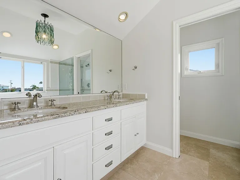 315 1/2 Goldenrod Ave — Photo 19