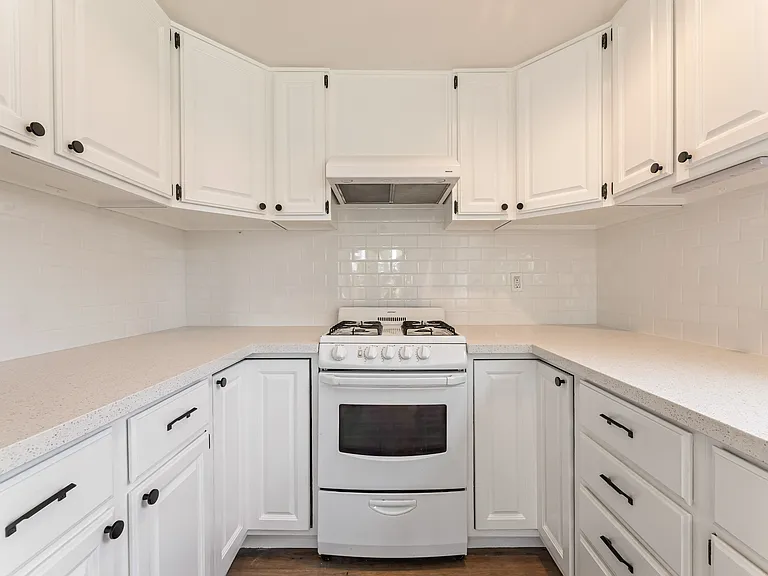 801 S Burnside Ave #1 — Photo 9