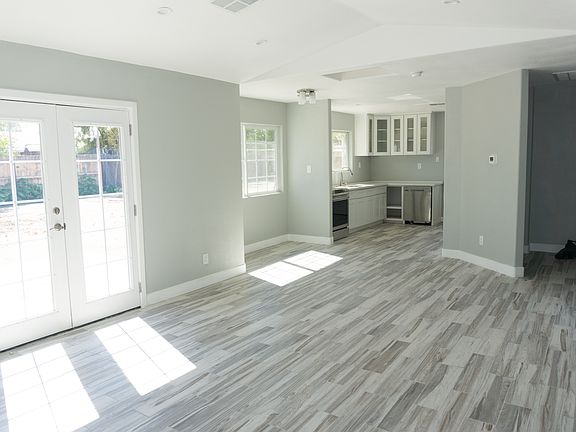 5th image of 1036 Sweeney Ave
