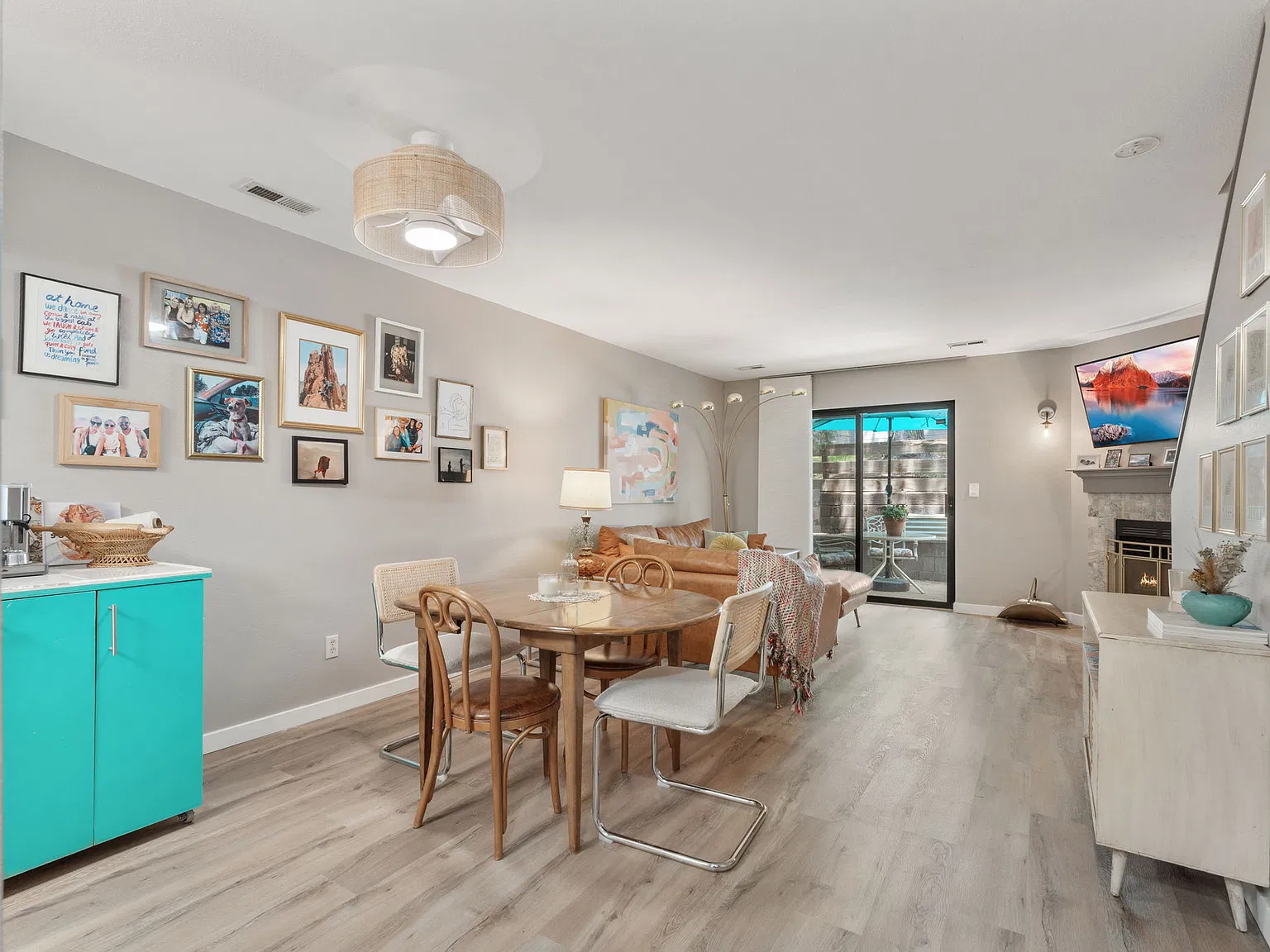 2 bed, 1.5 bath, 977 sqft, $1,800 — Photo 3