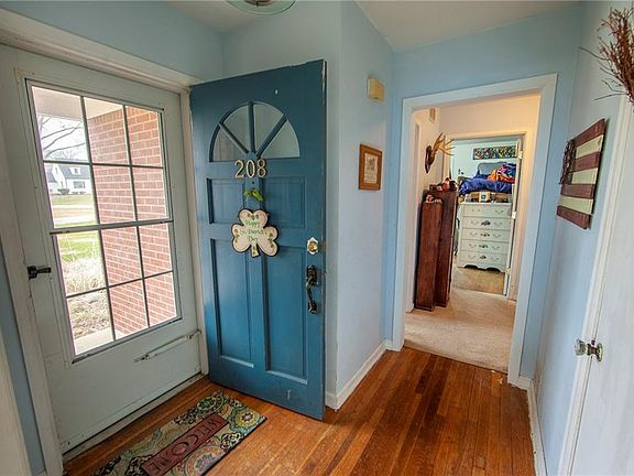5th image of 208 Edgewood Dr