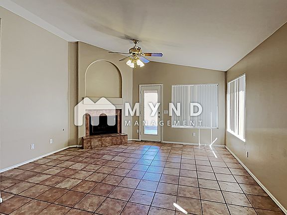 4th image of 1150 W Kingbird Dr