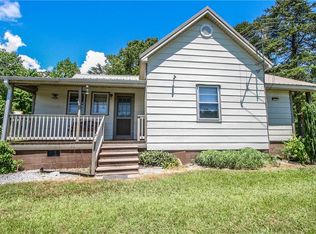 433 Stribling Shoals Rd, Walhalla, SC 29691