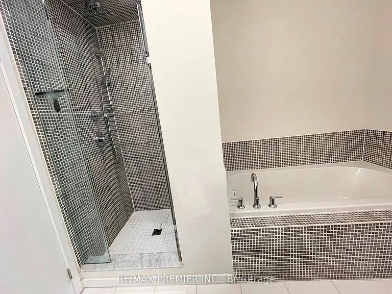 3922 Major Mackenzie Dr W — Photo 18