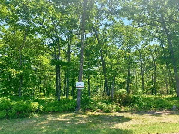 20 Vitruvian Ln, Tiverton, RI 02878