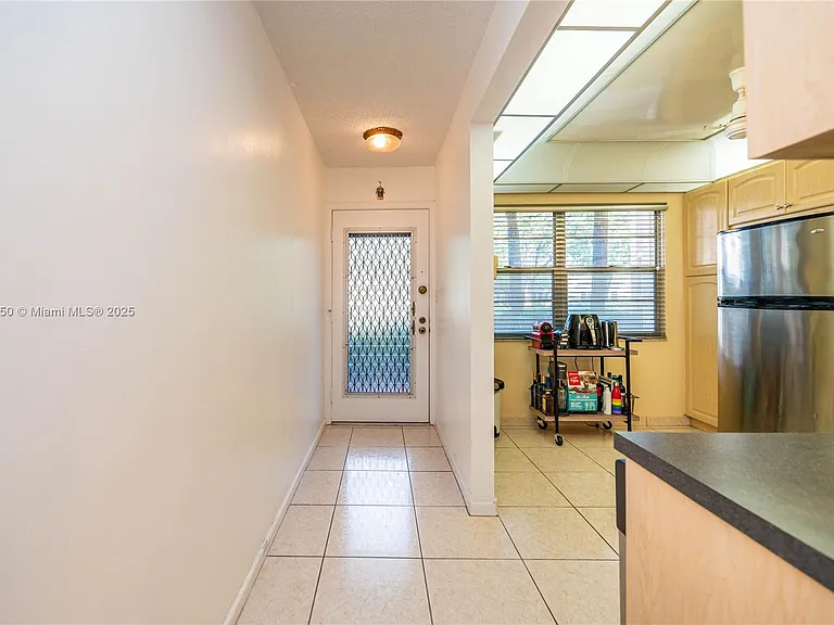 2101 Lucaya Bnd #C1 — Photo 9