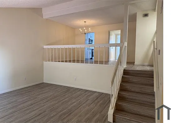 22239 1/4 Erwin St