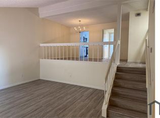 22239 1/4 Erwin St, Woodland Hills, CA 91367