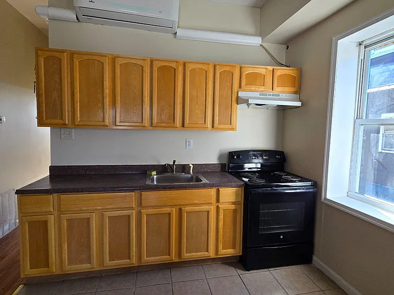 4625 N Broad St #3 — Photo 6