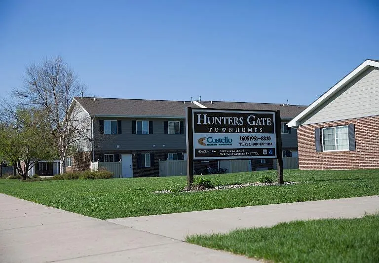 Hunters Gate Townhomes — Photo 1