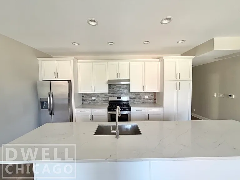 4101 N Lincoln Ave #4103 — Photo 1
