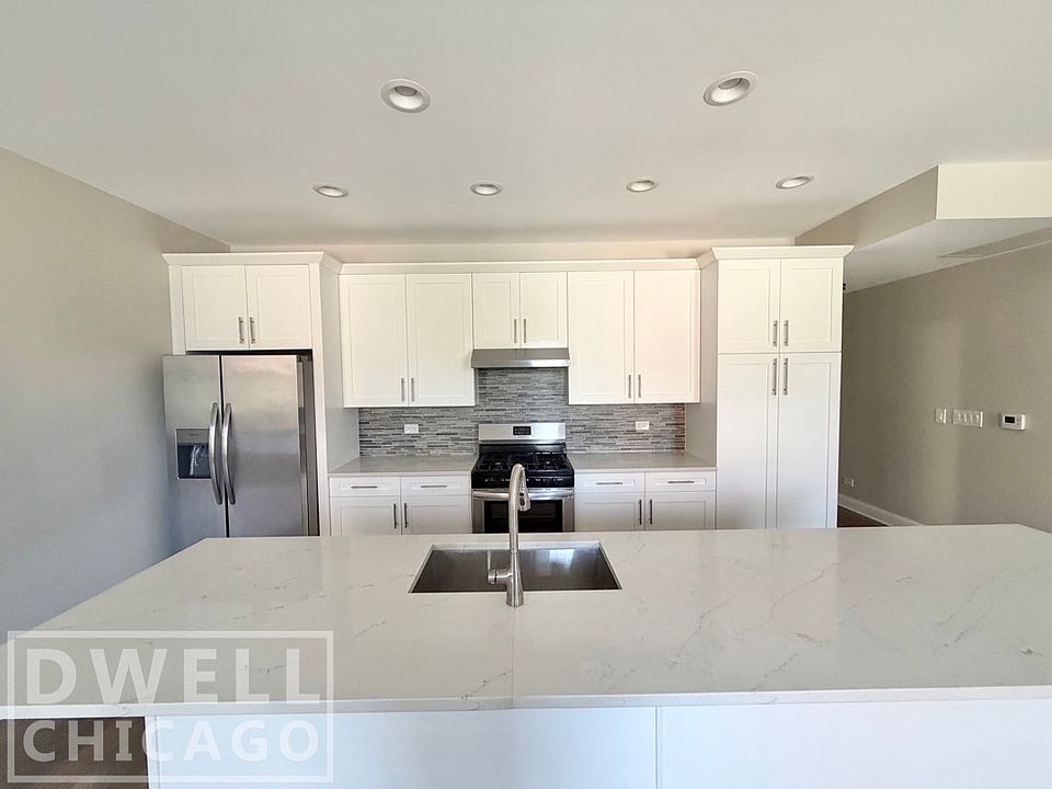 1st image of 4101 N Lincoln Ave #4103