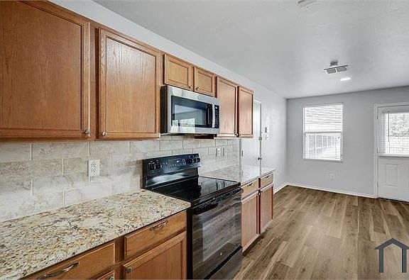 4th image of 1052 Cavern Dr