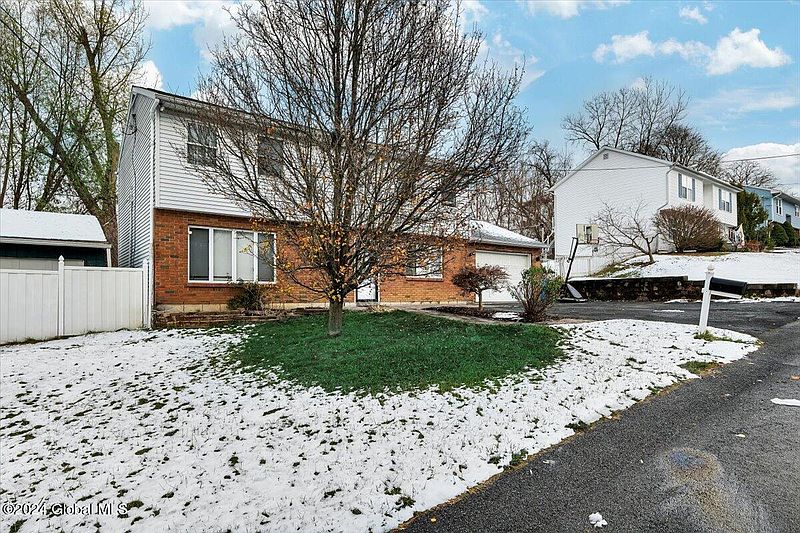 2nd image of 33 Eliot Avenue