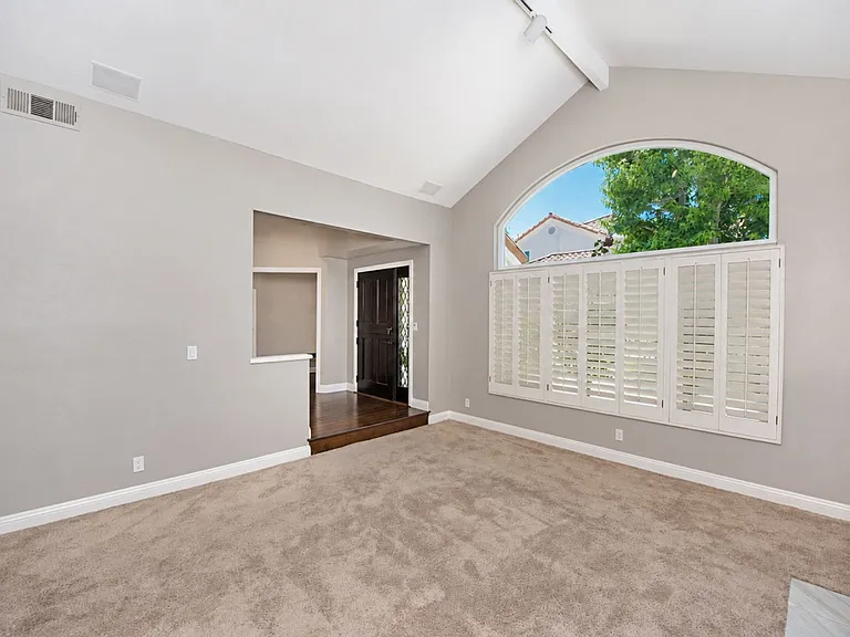 2406 La Mesa Ct — Photo 6