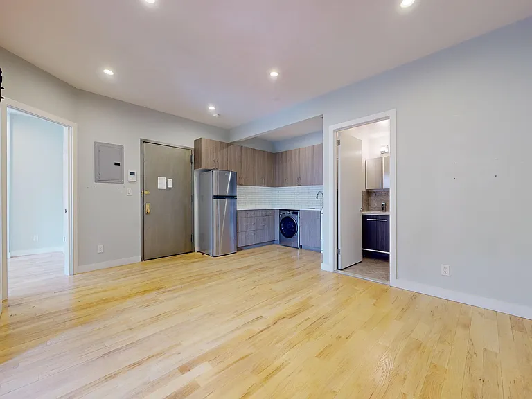 694 9th Ave #4A — Photo 4