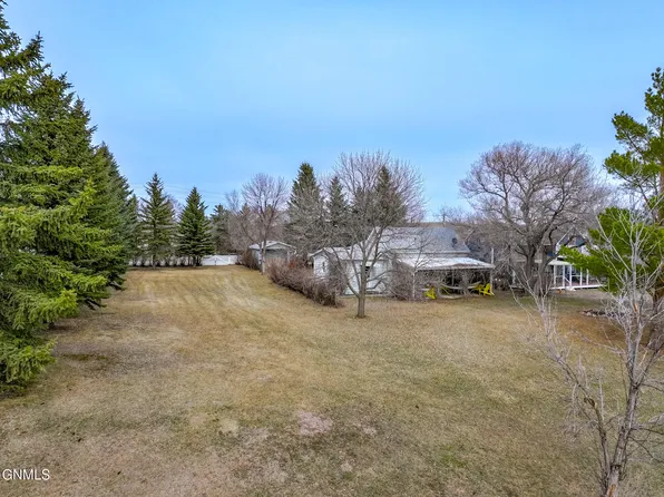 272 & 273 Blacktail Dr, Williston, ND 58801
