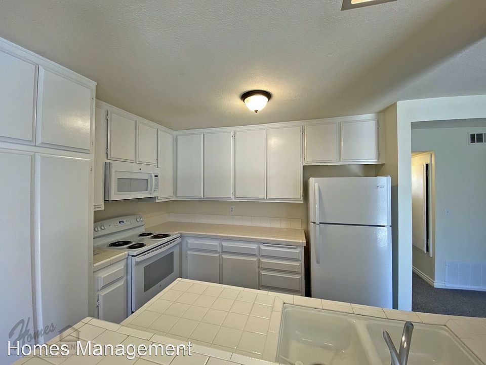1st image of 450 W Vermont Ave Unit 404