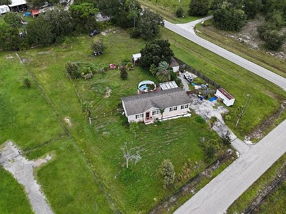 3rd image of 400 Earnhardt Dr