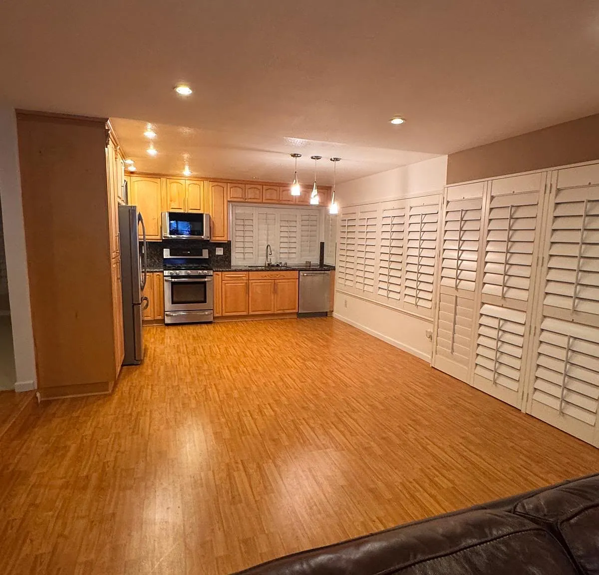 4 bed, 2150 sqft, $4,300 — Photo 4