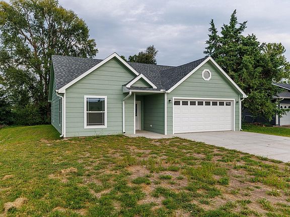 4th image of 130 Sunset Ln