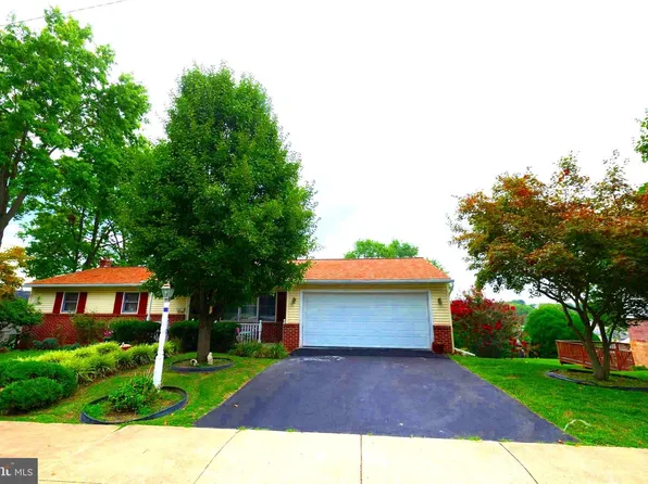 110 Hemlock Rd, Ephrata, PA 17522