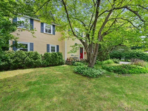 18 Edgewood Rd, Westwood, MA 02090