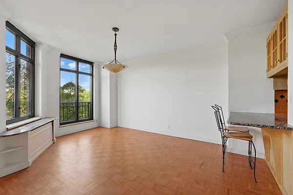 Sold by SERHANT. | media 4