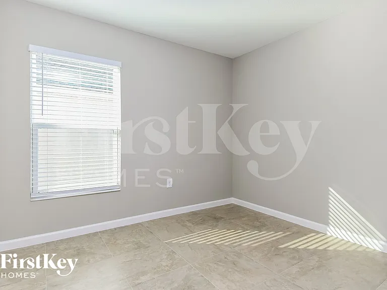 462 Earhart Dr — Photo 16