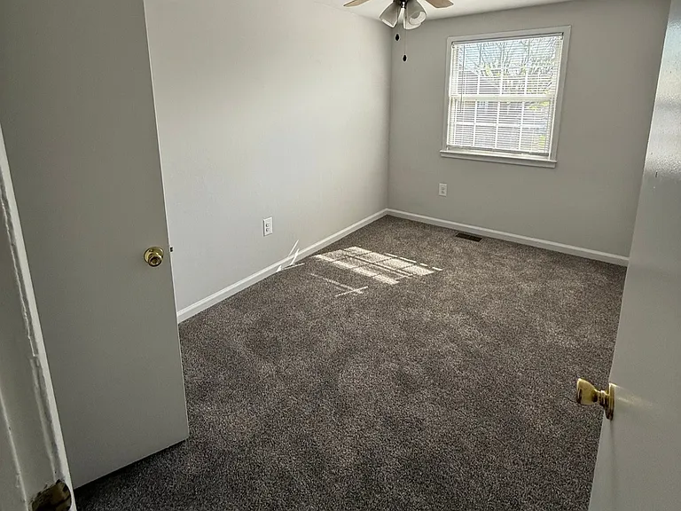Longview — Photo 102