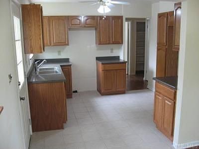 5th image of 3399 Seabrook Ave