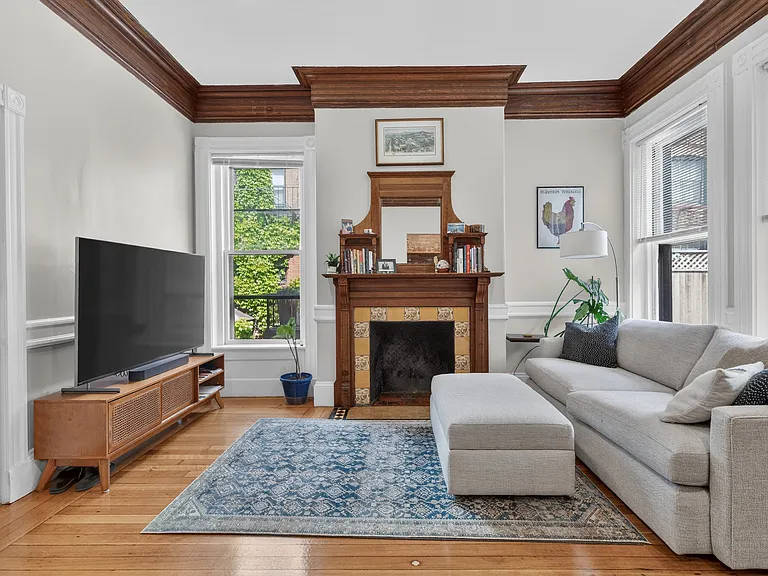 16 Cumberland St #2 — Photo 2