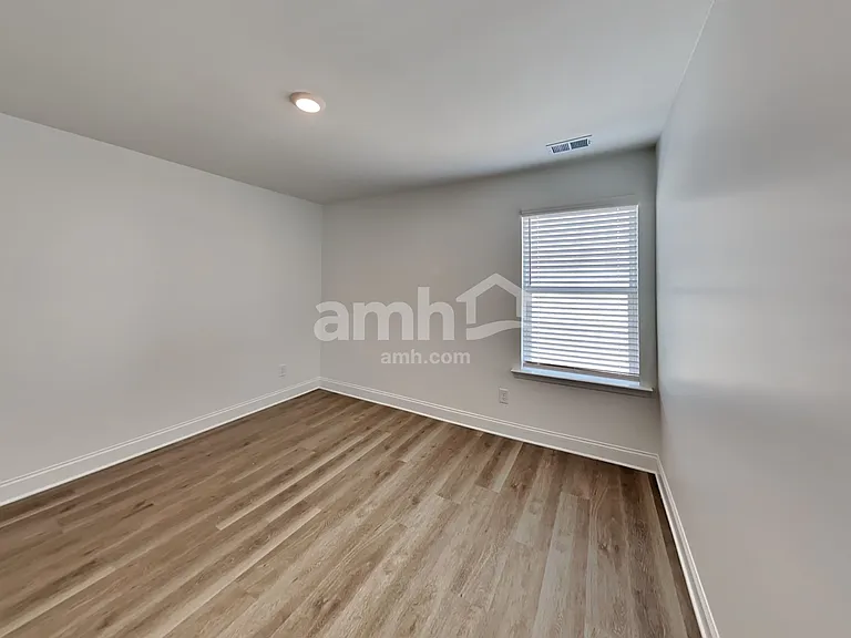 1032 Highland Walk — Photo 25