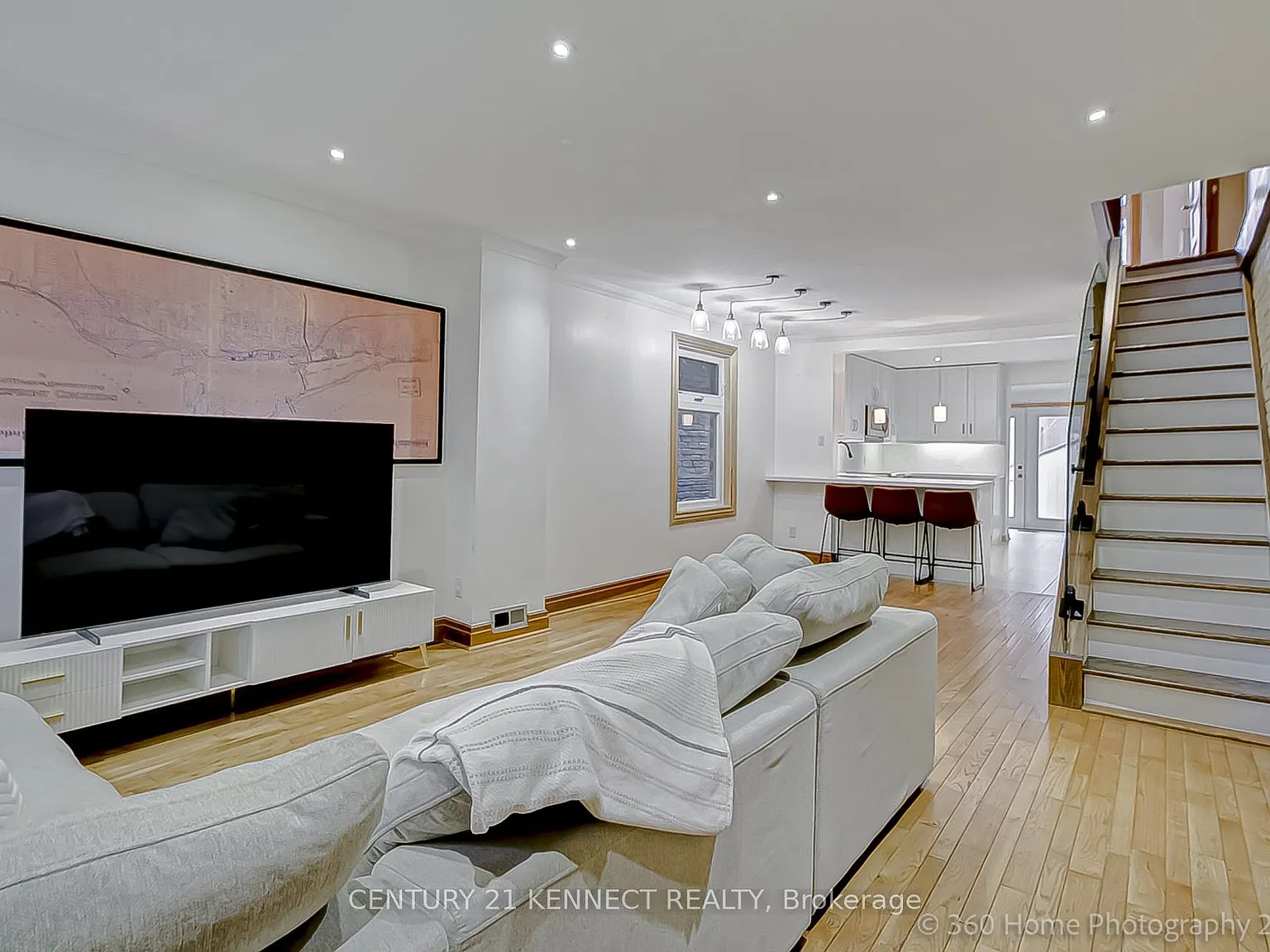 3 bed, $4,100 — Photo 3