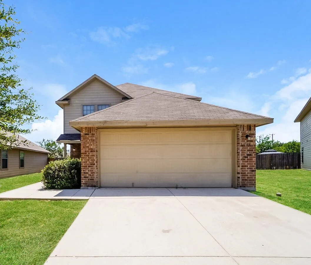 Enclave at Northeast Crossing — Photo 1