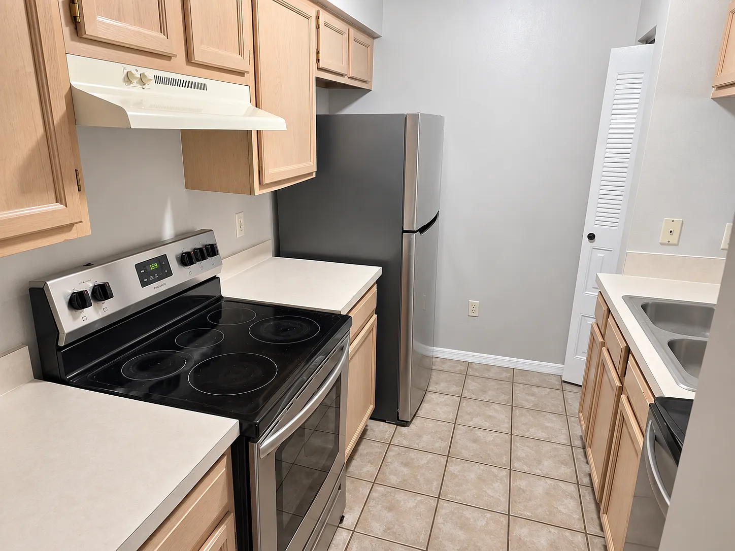 2 bed, 1.5 bath, 1159 sqft, $1,800 — Photo 2