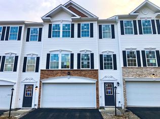 721 Ravenshire Ct, Coraopolis, PA