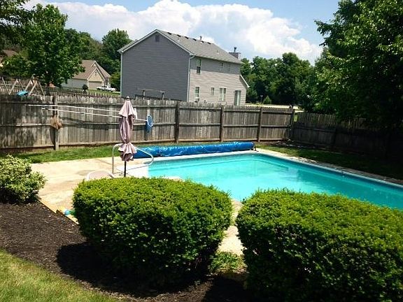 2nd image of 300 Olde Mound Ln