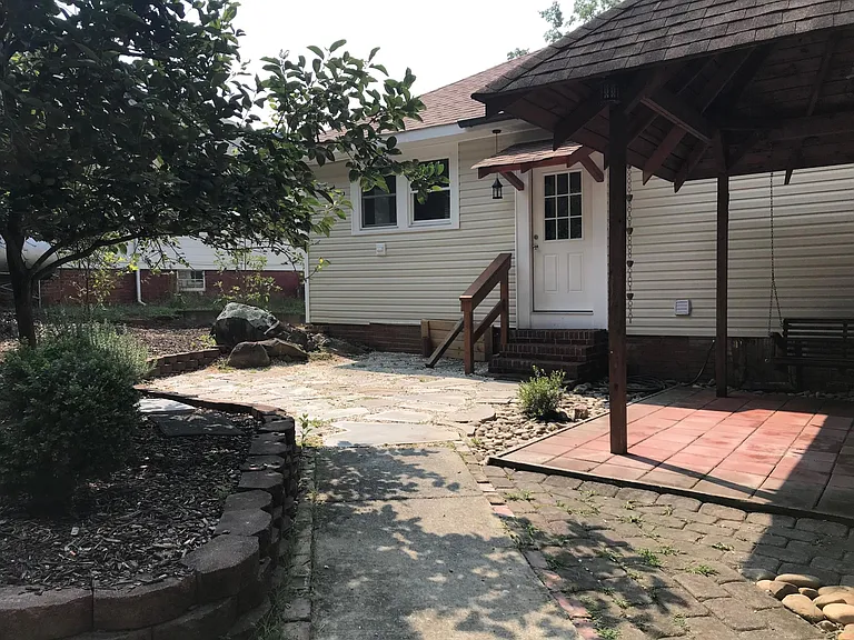 106 Pine St — Photo 13