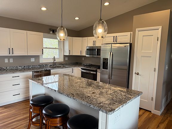Beautiful kitchen - Granite Island