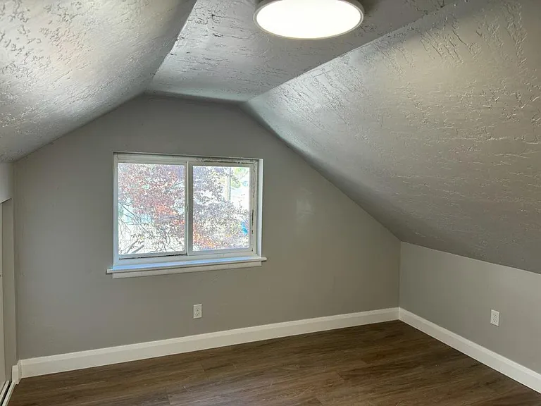 641 W 3rd Ave — Photo 11